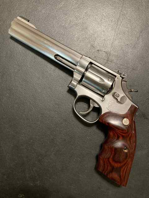 Smith and Wesson 617-1 