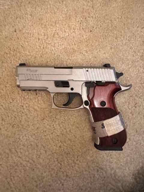 Sig Sauer p220 .45 compact elite Stainless steel