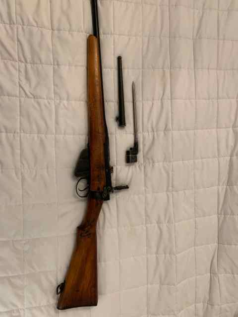 British 303 Enfield w/ Bayonet and Ammo