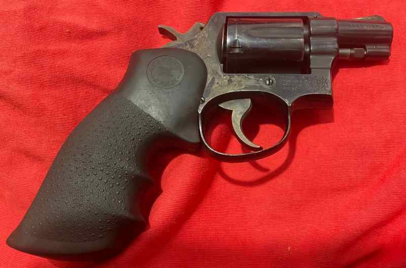 S&amp;W 10-5,38 spc 2” blue. $400 972469-0187