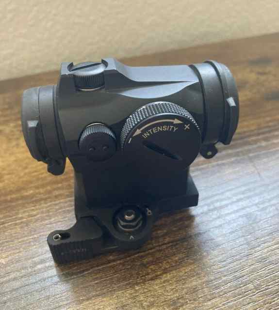 Aimpoint T2 with Larue Mount