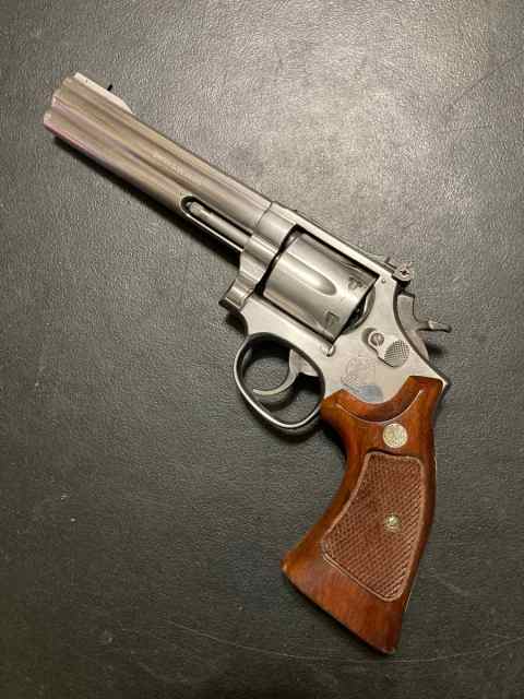 Smith &amp; Wesson 617-1. 