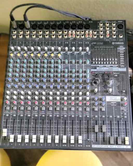 Yamaha 1000watt PA system WTT
