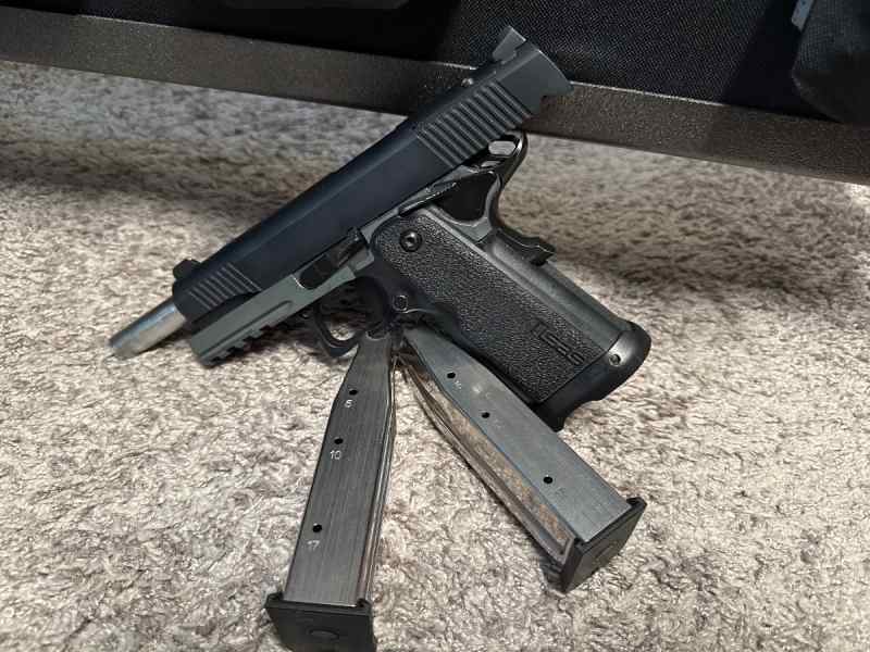 Two pistols for sell
