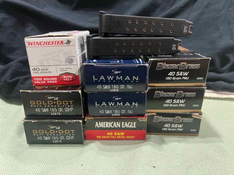 .40 S&amp;W ammo + 2 Glock mags