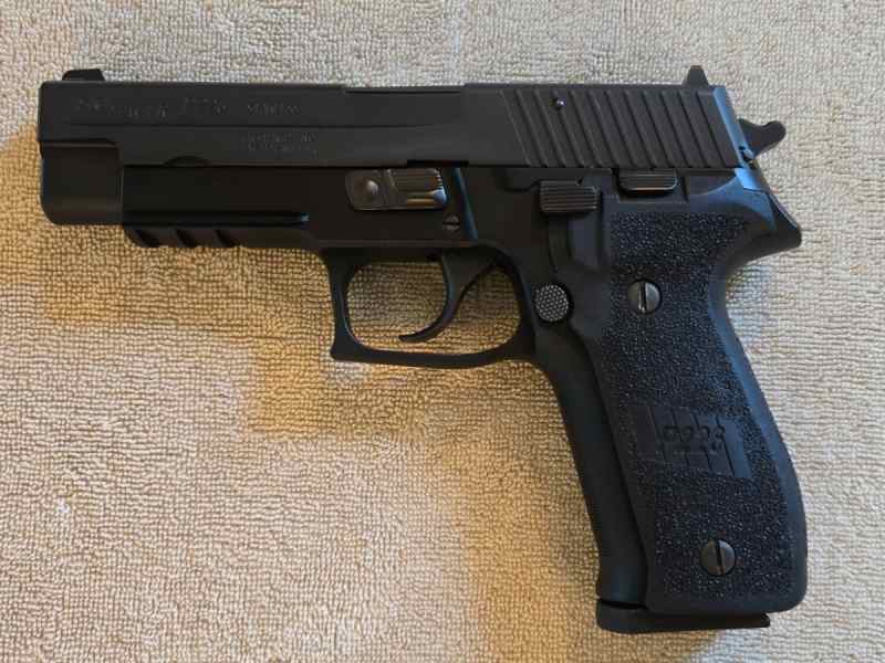 Sig P226