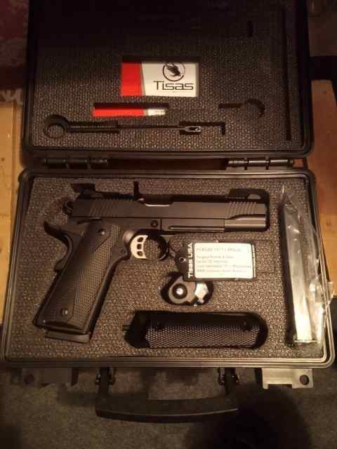bnib 1911 with picatinny rail br45r duty