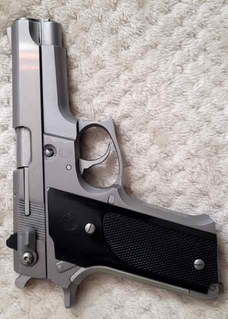  Excellent Condition S&amp;W Model 659 stainless 9mm