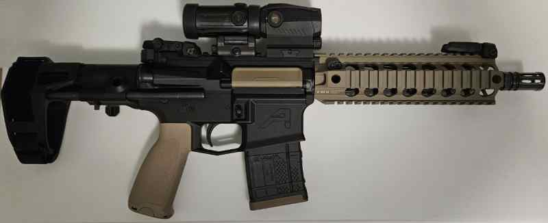 BCM® QRF-8 (Quad Rail Free Float Handguard) FDE