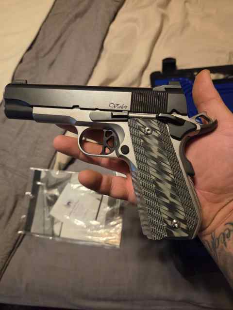 Dan Wesson Valor V-Bob Commander. 45 acp