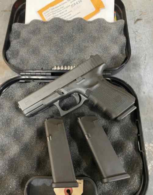 Glock 19 Gen 4 nice slightly used