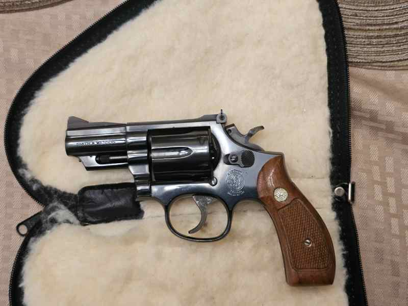 Like New Smith &amp; Wesson Model 19-5 .357 mag 