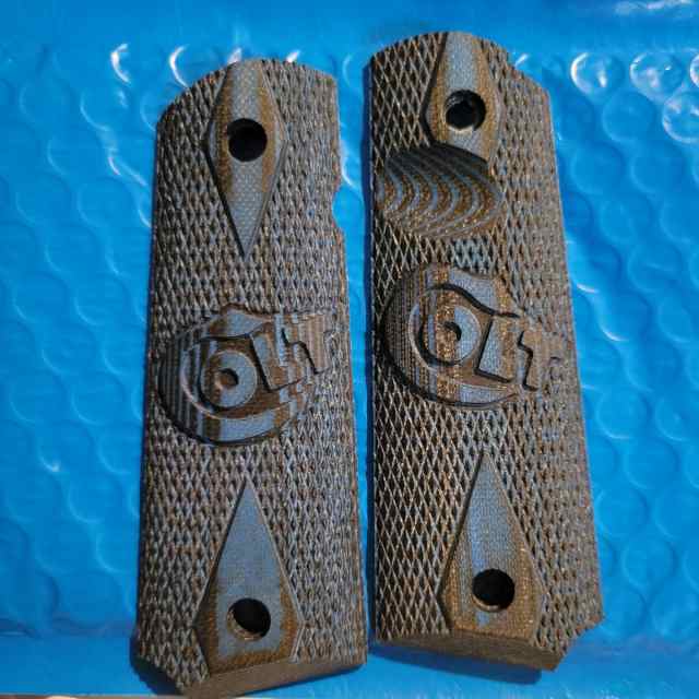 Colt Logo Grips 