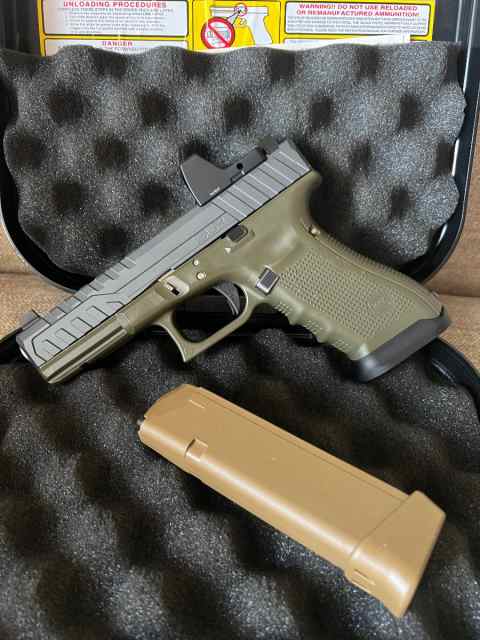 Custom Glock G17 Gen4 9mm