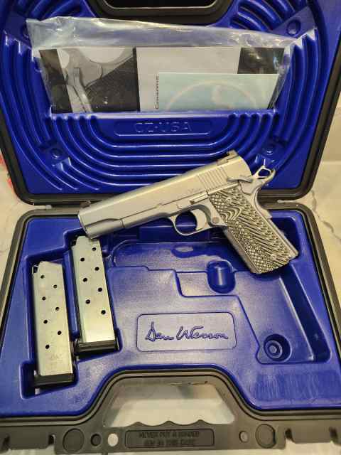 Dan Wesson Valor SS 45 Discontinued 