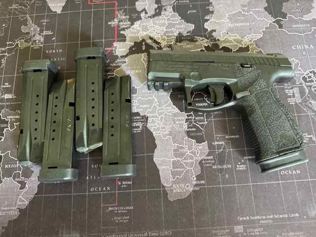 Space Gun! Steyr C9-A2-MF Compact Pistol with 5 15