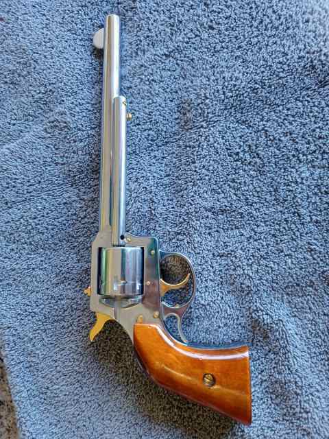 H&R 22 pistol pic5.jpg