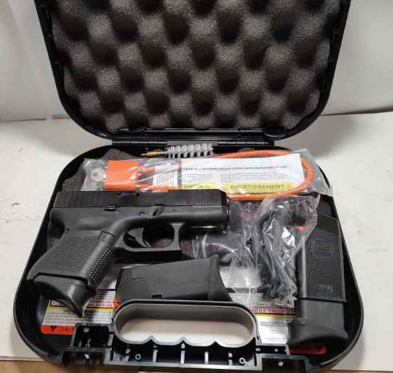 Glock 26 Gen 5 9MM semi auto pistol. Box, 