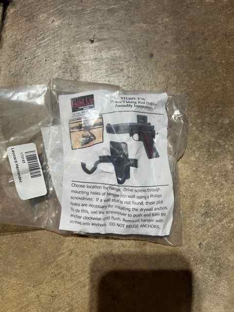 Wall mount gun storage