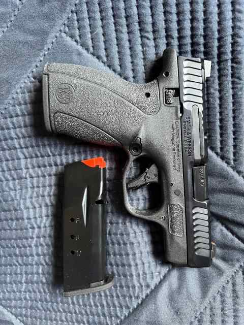 Smith &amp; Wesson 
