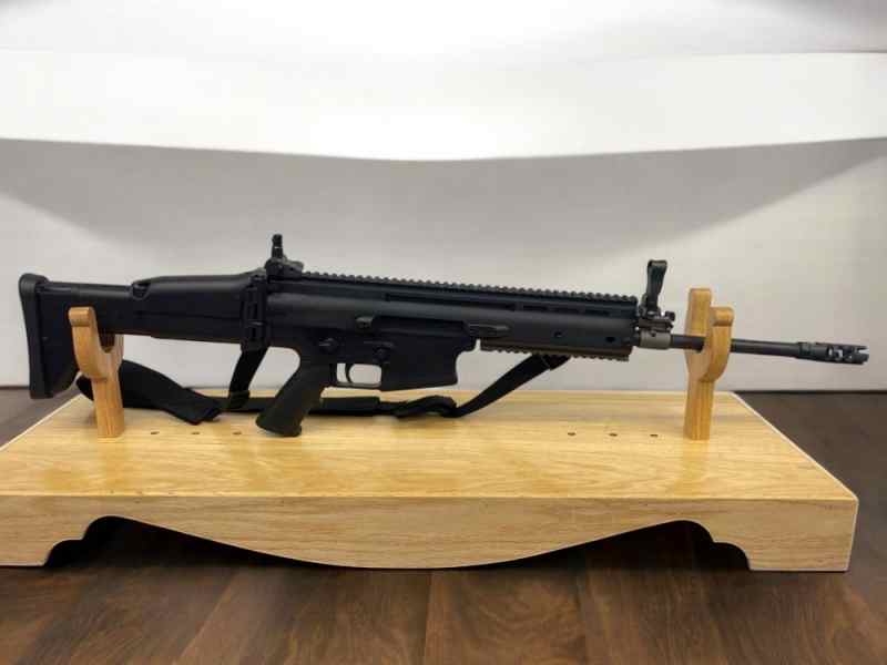 Like new FN SCAR 17s