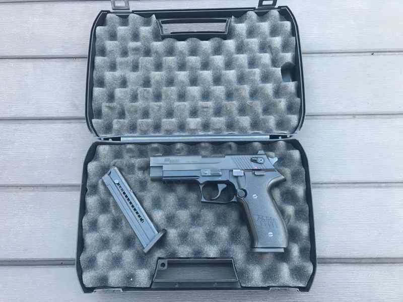 Sig  Mosquito 22  &amp; S&amp;W 9mm Shield 