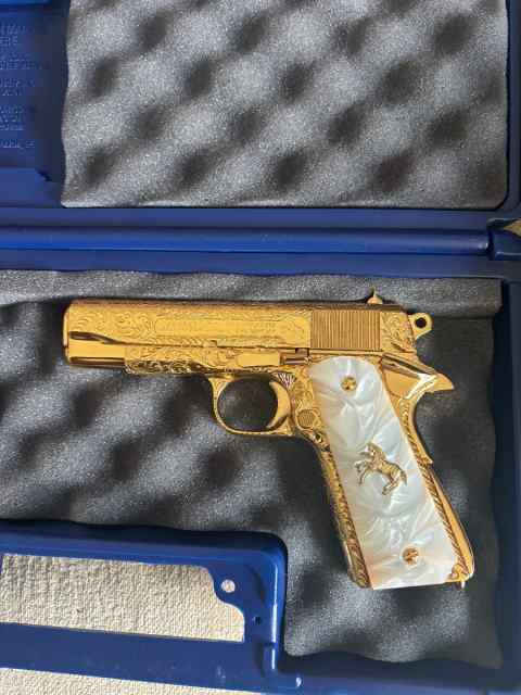 Hand engraved. Colt 1911 commander 