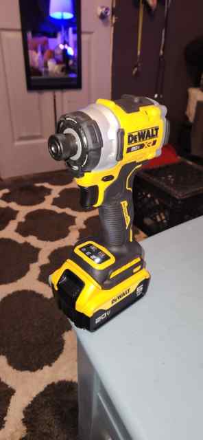 DeWalt 20V MAX XR Cordless Impact Driver with batt