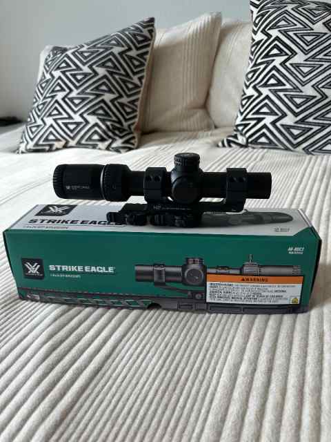 Vortex Strike Eagle LPVO 1-8 AR BDC3 w/mount