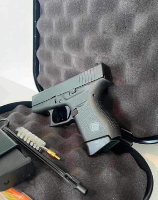Glock 43 9mm Casebox n 2mags for sale.