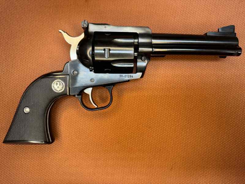 NEW IN BOX-Ruger Blackhawk Convertible 357Mag/9mm