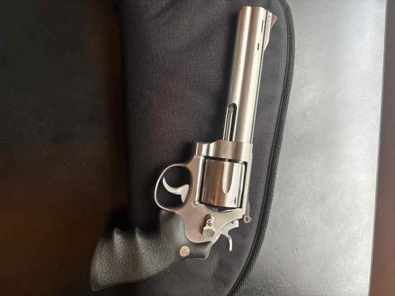 S&amp;W 629 classic 
