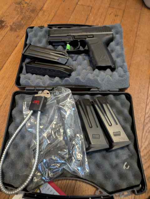 HK P2000