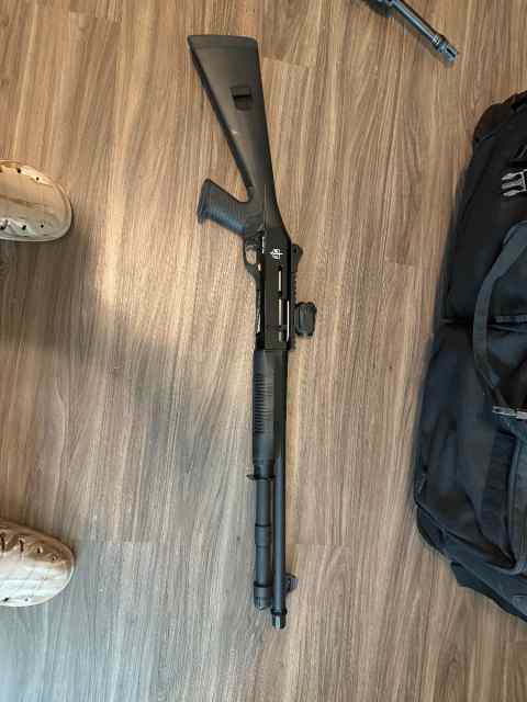 MAC 1014 with extended tube and red dot