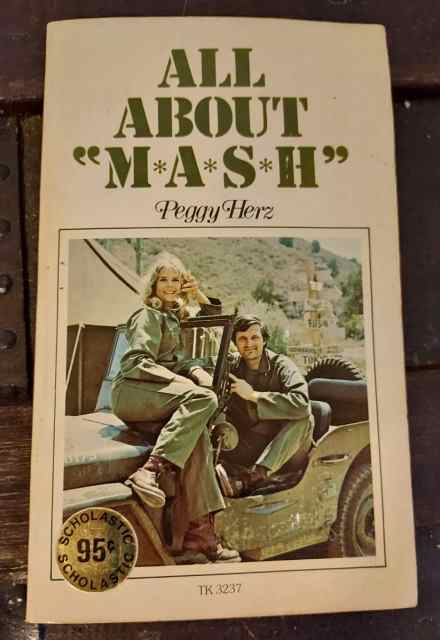 Vintage TV show MASH paperback book