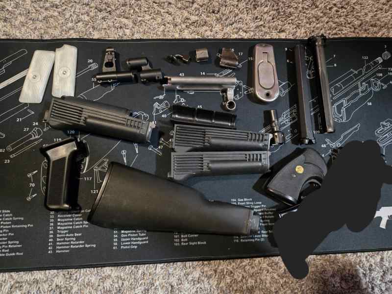 Parts lot, Svt 40 bolt carrier, g43 parts  and AKs