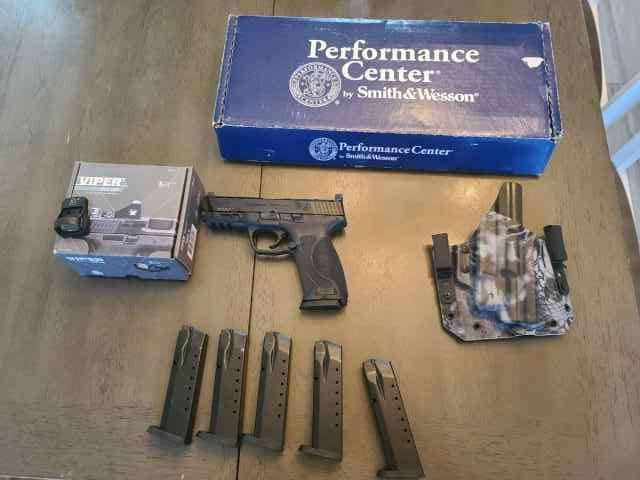 M&amp;P 2.0 Performance Center C.O.R.E w/ Vortex Viper