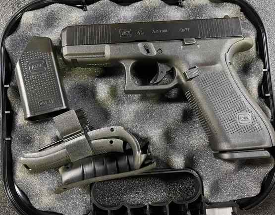 USED *LIKE NEW* GLOCK 45 W/ BOX AND ONE MAG