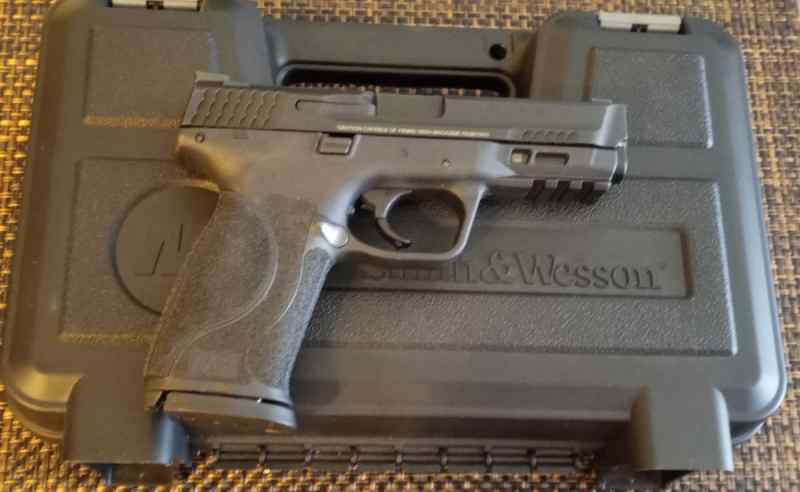 New S&amp;W M&amp;P40 2.0 4.25&quot; Barrel, never fired