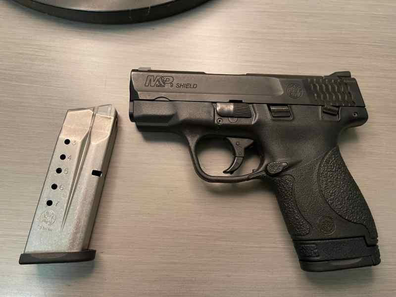 S&amp;W Shield 9 1.0
