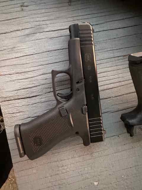 Glock 48 its like new in box 