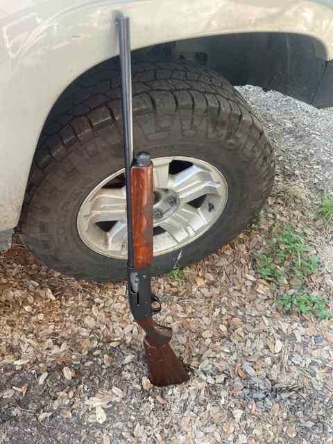 16 gauge REMINGTON 11-48 auto shotgun.