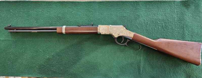 PENNY AUCTION HENRY H004SEV SILVER EAGLE 17HMR W/C
