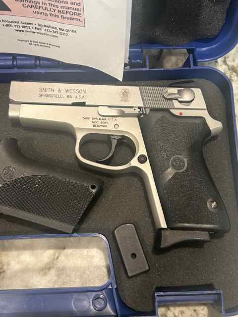 S&amp;W Smith &amp; Wesson 908s stainless 9mm + extras