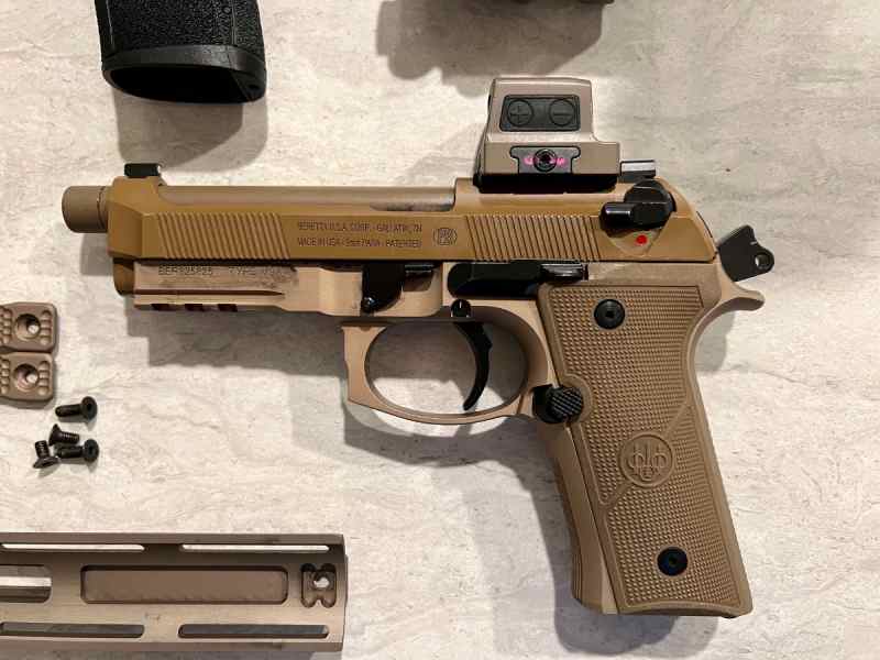 Beretta M9A4 with holosun 509t