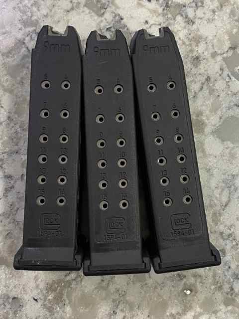 FS: 3x Glock 19 G19 Factory 15rd Magazines
