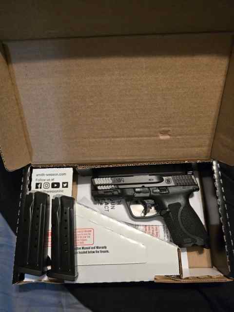 M&amp;p 2.0 compact LNIB