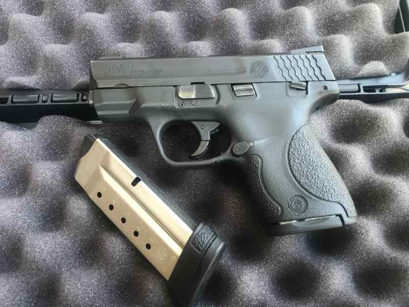 Sell or Trade Smith &amp; Wesson M&amp;P Shield  40. 