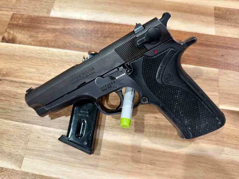 Smith &amp; Wesson 915 for sale/ trade (WTT/WTS)