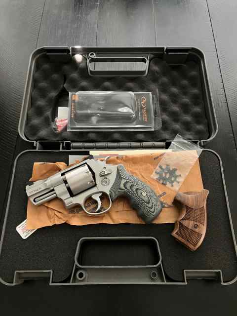 S&amp;W 627 PC 2.63” barrel 357 Magnum Revolver Bundle